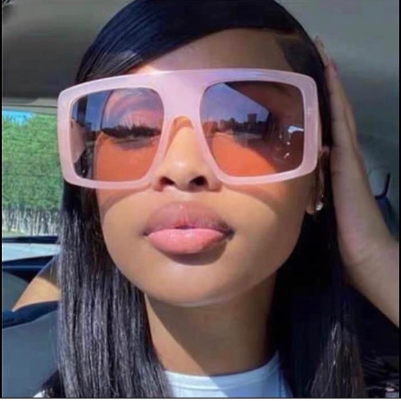 Accessories - ⭐️Host Pick⭐️ Oversized Pink Vintage Frames